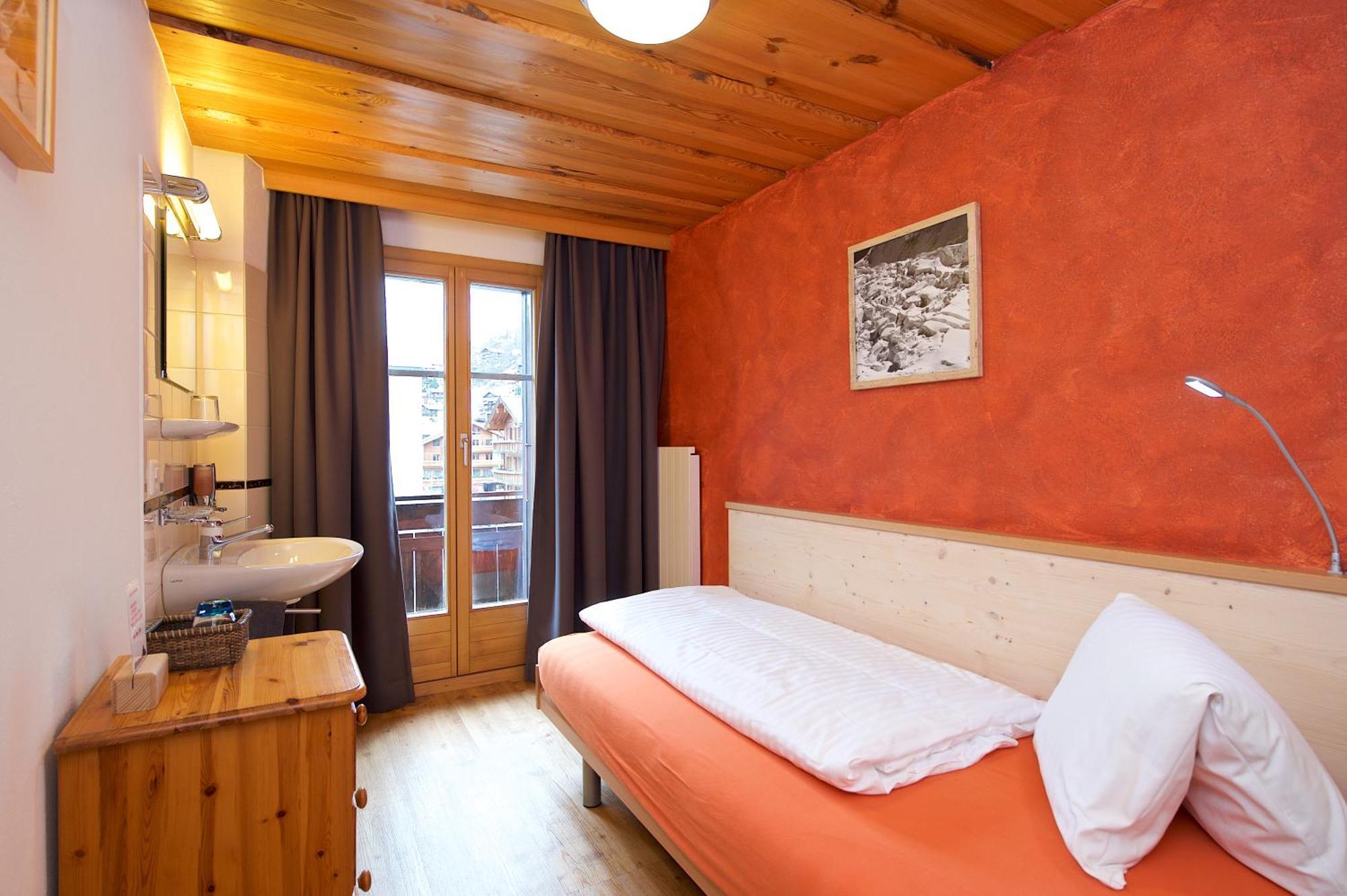 Hotel Bahnhof Zermatt Bilik gambar